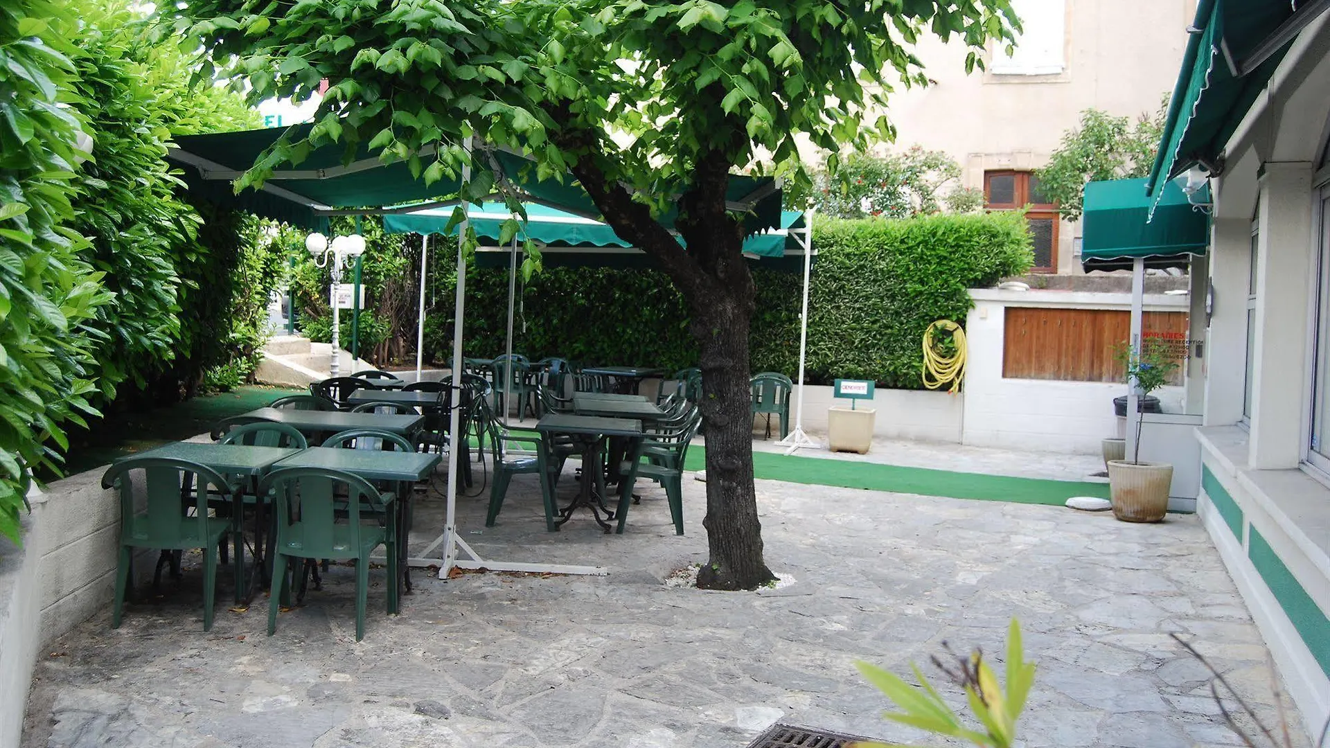 Citotel Jalade مييو 2*,